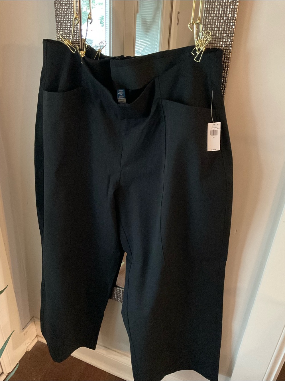 Old Navy Black Wide-Leg Cropped Pull-On Trousers